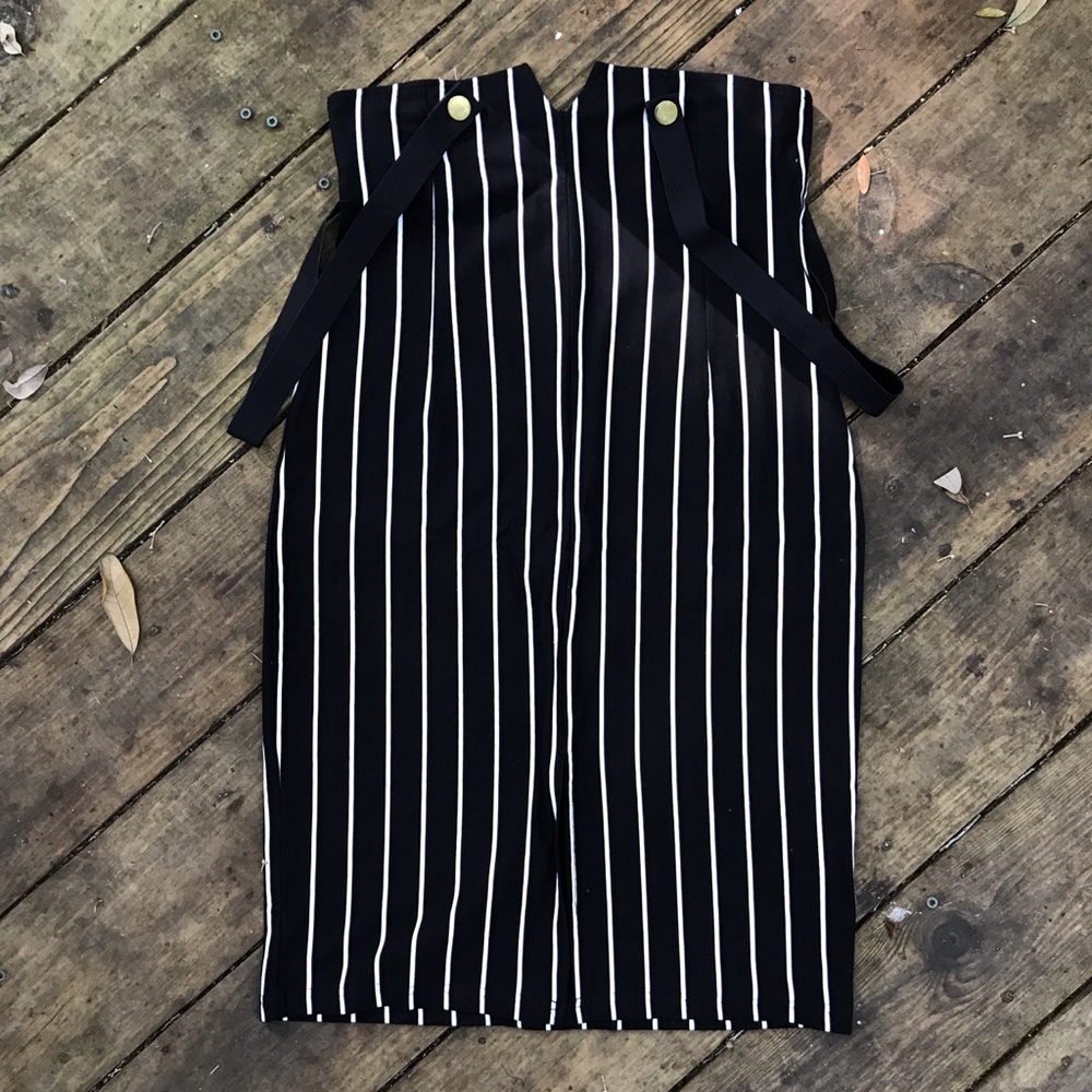 HIGH WAISTED GENDER-BENT BEETLEJUICE SKIRT